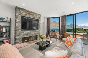 Chic Central Penthouse & Spa by Staysouth, Queenstown